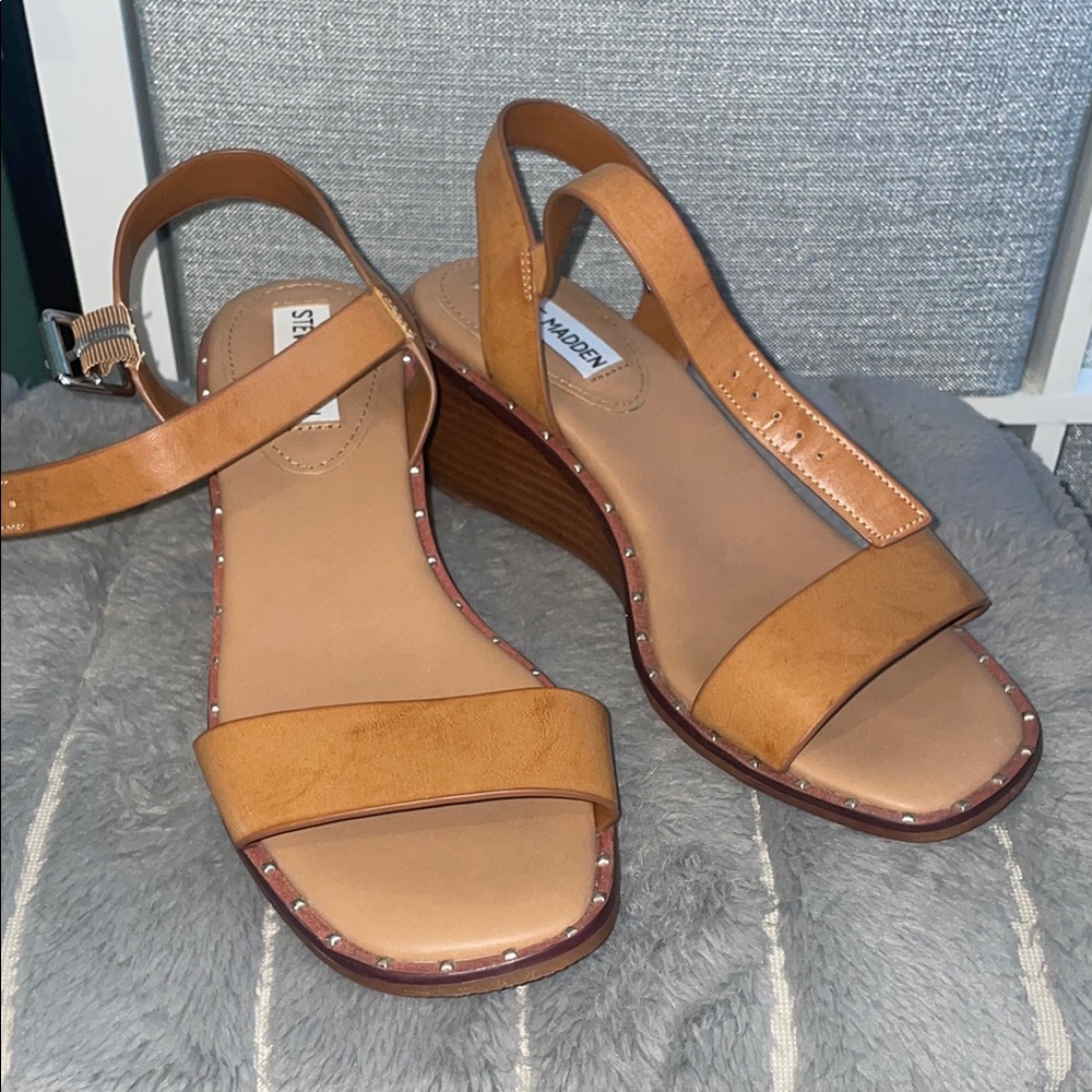 Steve Madden Tan Wedge Sandals